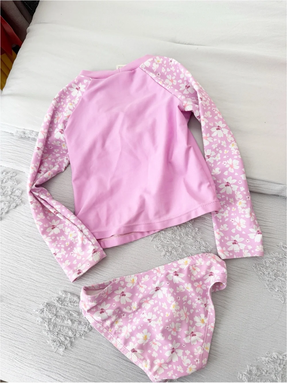 Oshkosh floral rash guard two peice swimsuit size 2T